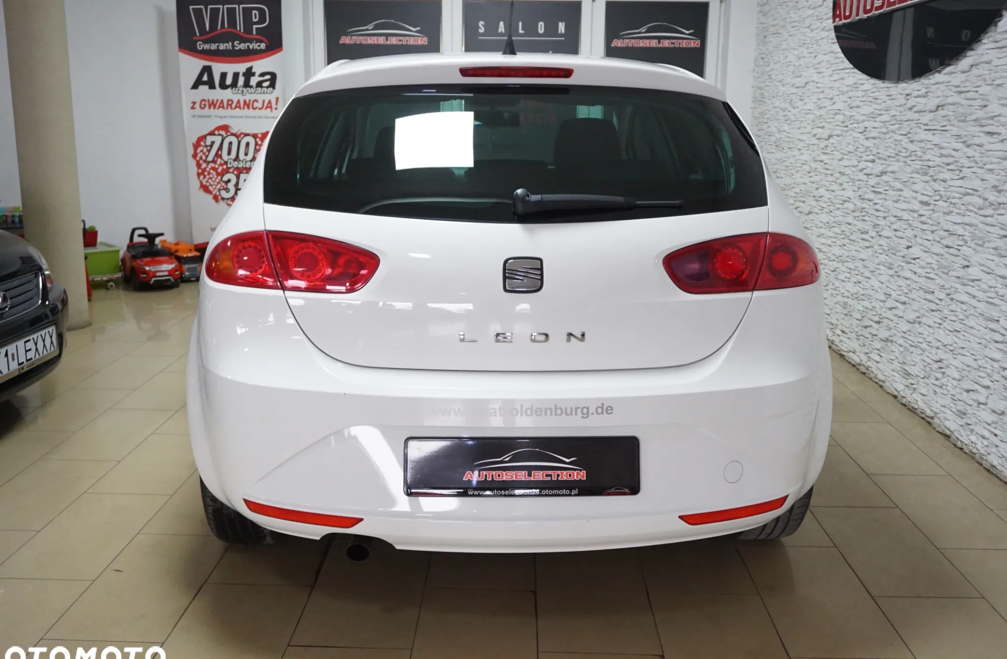 Seat Leon cena 23900 przebieg: 101800, rok produkcji 2010 z Piaseczno małe 704
